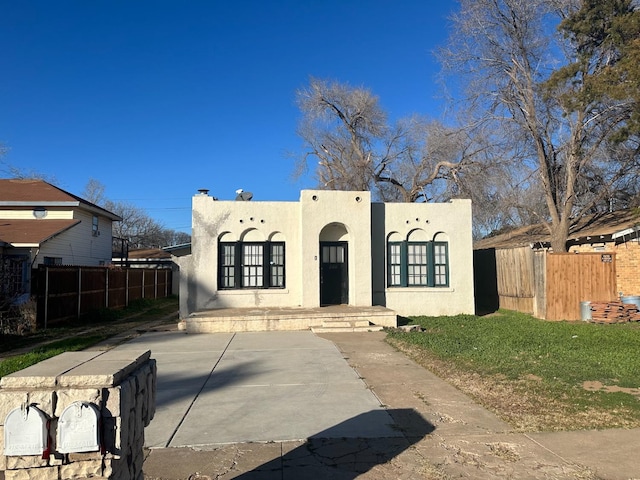 view of front of house