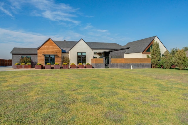 view of front of house with a front yard