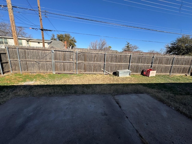 view of yard with a patio