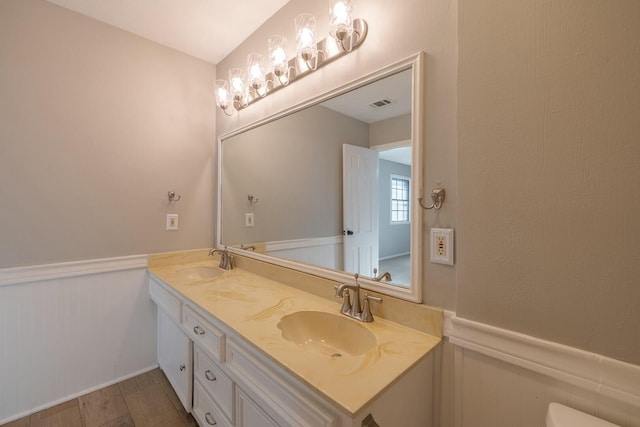 bathroom with vanity