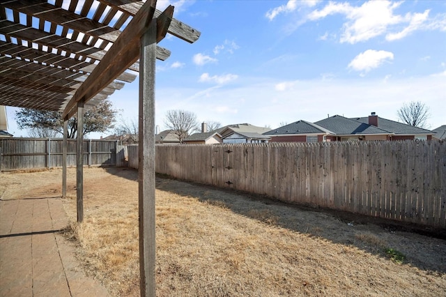 view of yard featuring a pergola