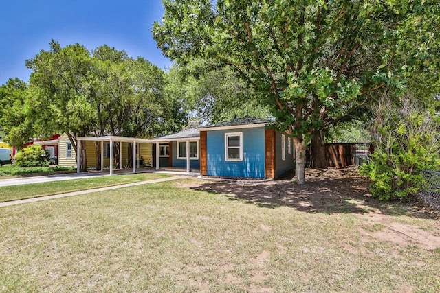 view of front of property with a front lawn