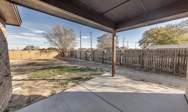 view of yard featuring a patio