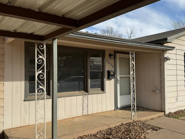 view of entrance to property