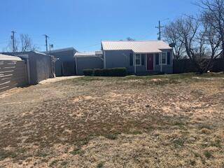 6423 22nd St, Lubbock, TX 79407 - view of yard