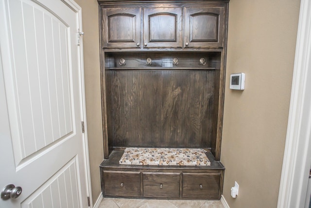 mudroom featuring baseboards