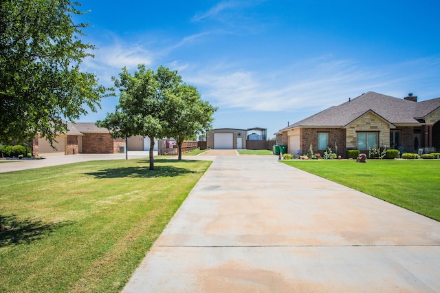 view of front of home featuring a shingled roof, fence, and a front lawn