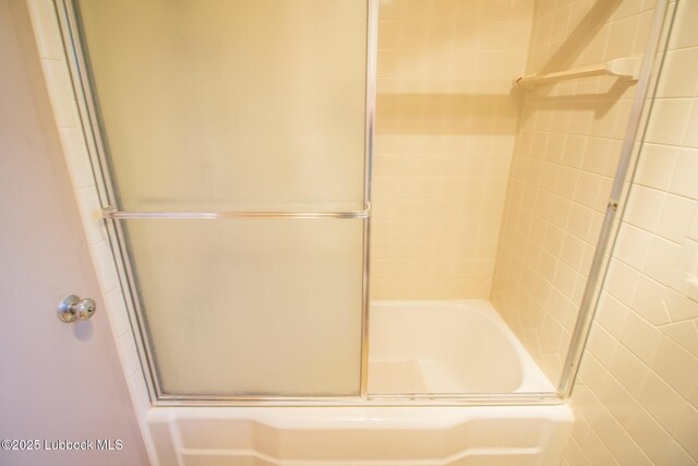 3404 59th St, Lubbock, TX 79413 - view of full bathroom