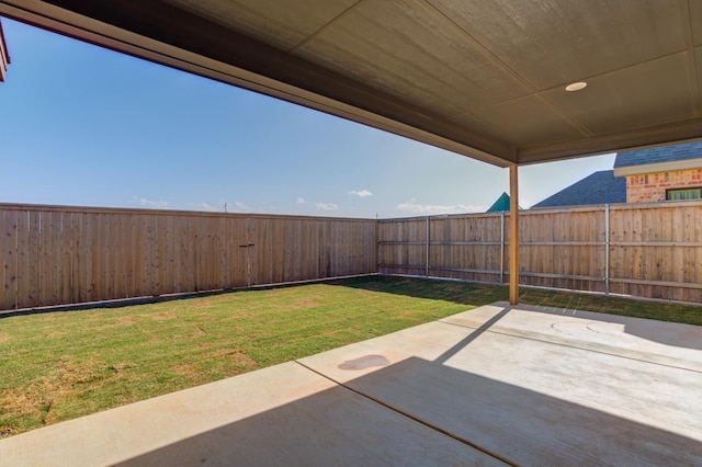 view of yard with a patio area