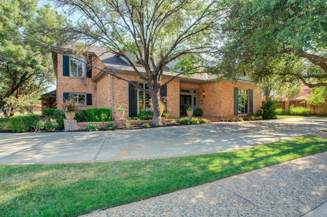 view of front of house with a front yard