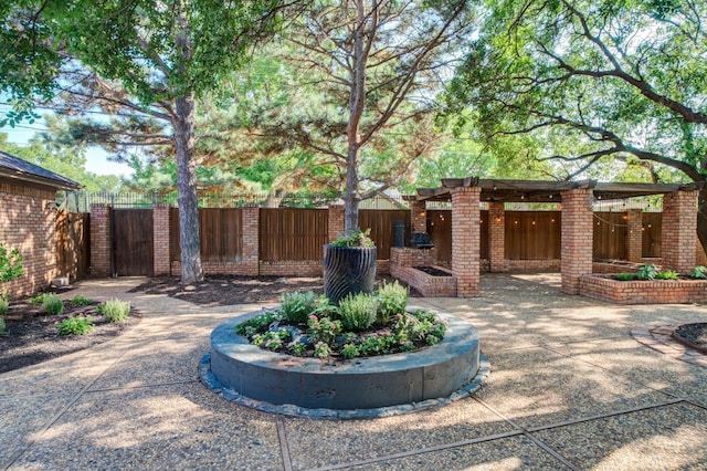 view of yard with a patio area