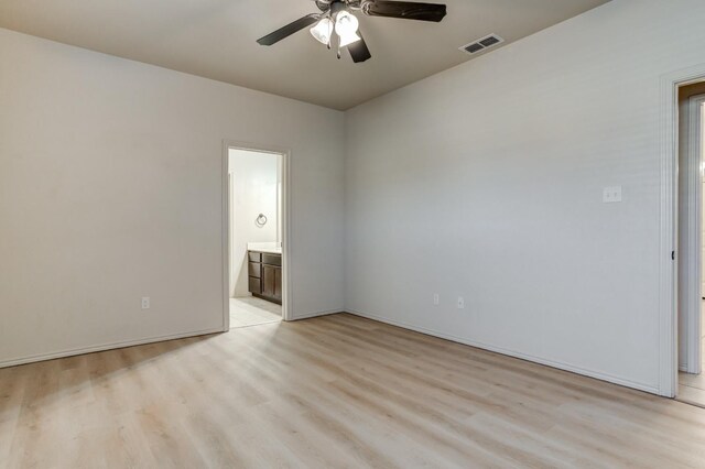 unfurnished room with light hardwood / wood-style floors and ceiling fan