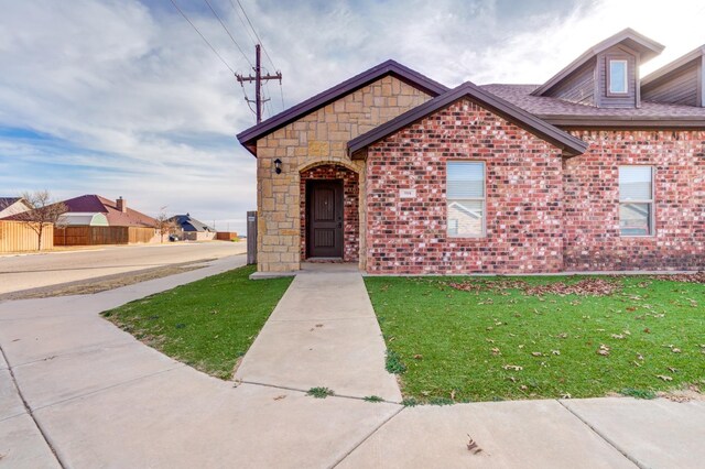 view of front of house with a front yard