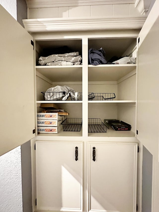 5712 70th Pl, Lubbock, TX 79424 - view of closet