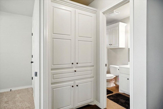 5828 104th St, Lubbock, TX 79424 - corridor with baseboards