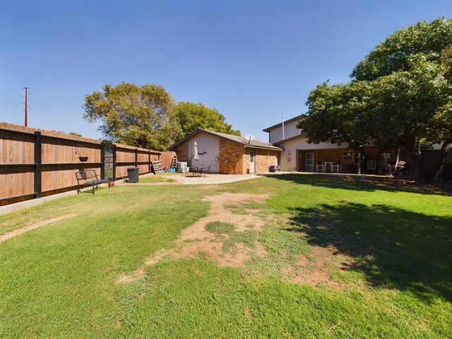 view of yard with a patio