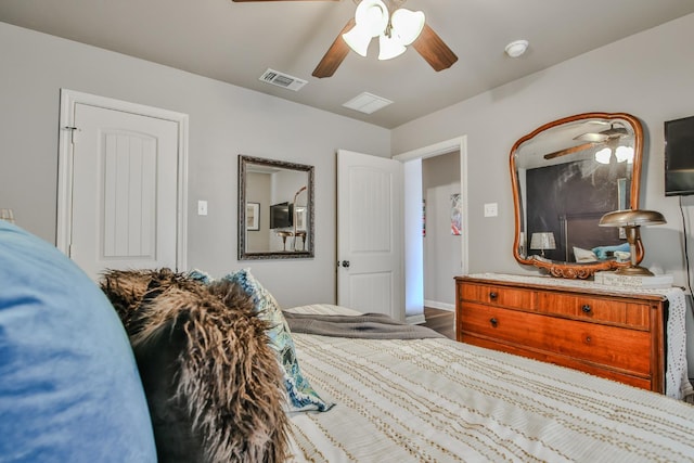 bedroom featuring ceiling fan