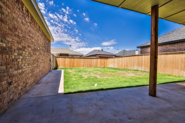 view of yard featuring a patio