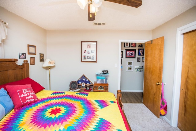 bedroom featuring ceiling fan