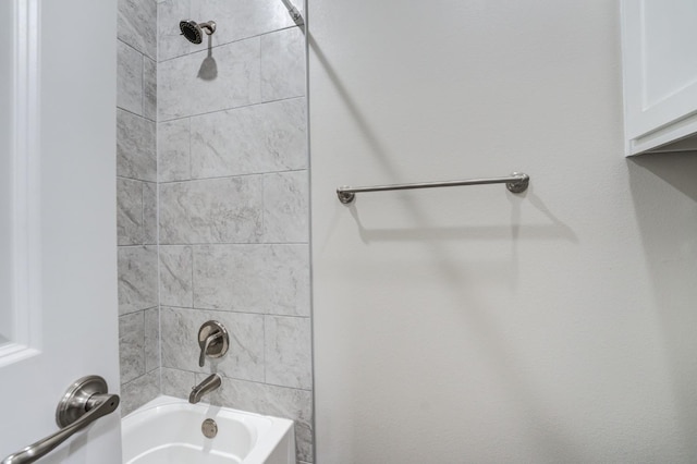 bathroom with shower / bathtub combination