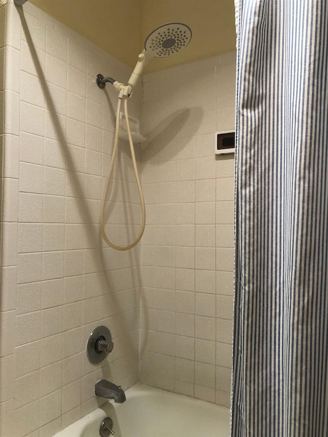 3423 94th St, Lubbock, TX 79423 - full bath with shower / bath combination with curtain