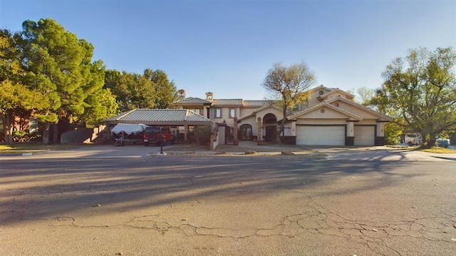 view of front facade featuring a garage