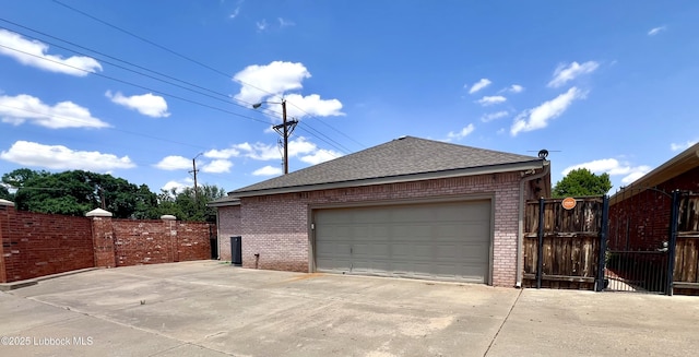 9802 Toledo Ave, Lubbock, TX 79424 - garage with a gate