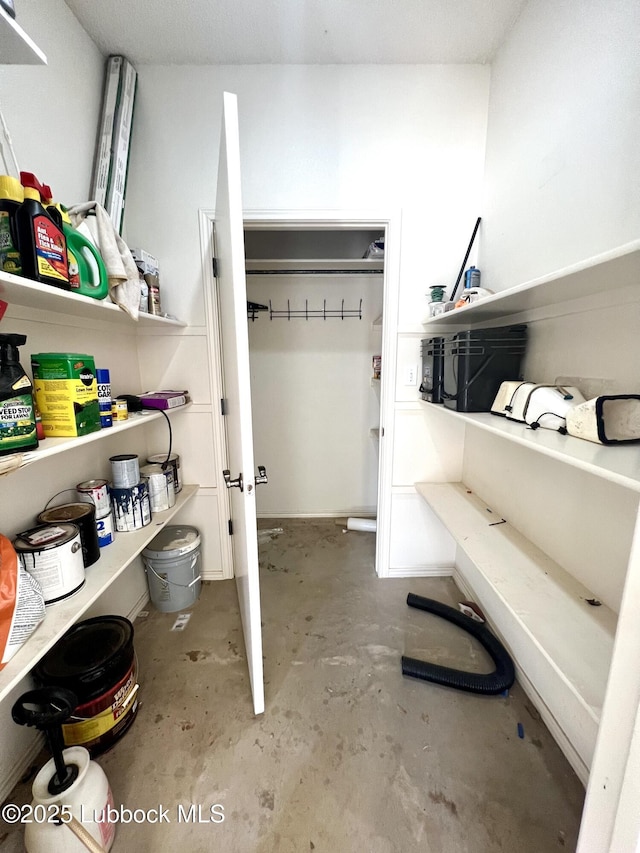 9802 Toledo Ave, Lubbock, TX 79424 - view of storage