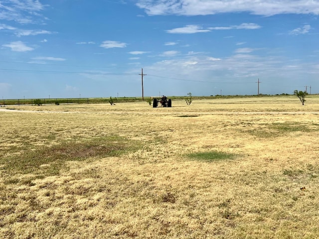 view of yard featuring a rural view