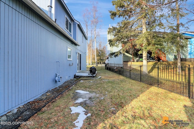 view of yard featuring fence