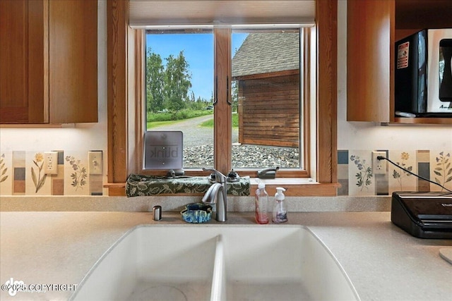 33405 Keystone Dr, Soldotna, AK 99669 - kitchen featuring light countertops