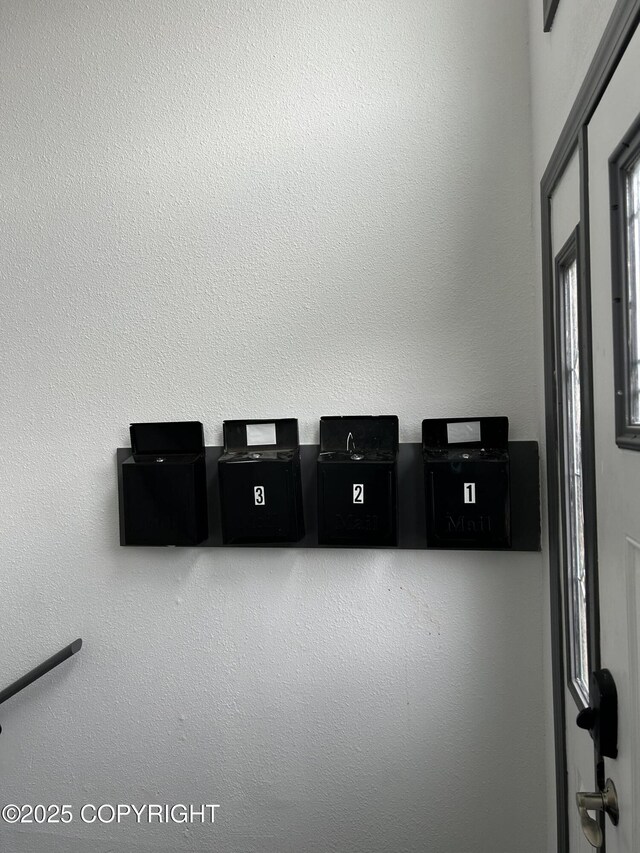 3940 E 9th Ave, Anchorage, AK 99508 - view of interior details