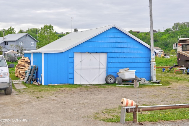 15264 Airport Ln, Ninilchik, AK 99639 - view of outbuilding with an outbuilding and dirt driveway