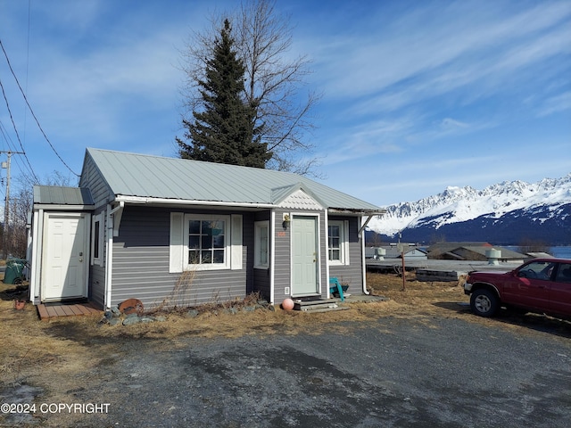 view of front facade featuring a mountain view