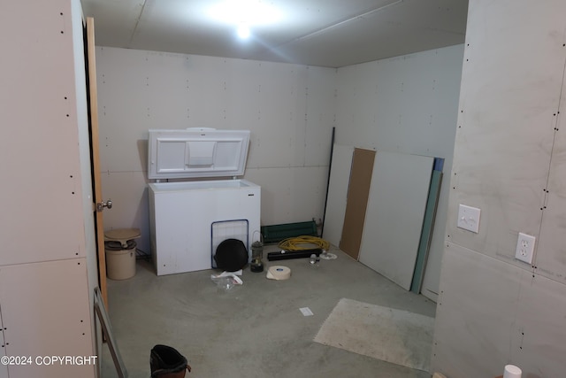 clothes washing area with washer / clothes dryer