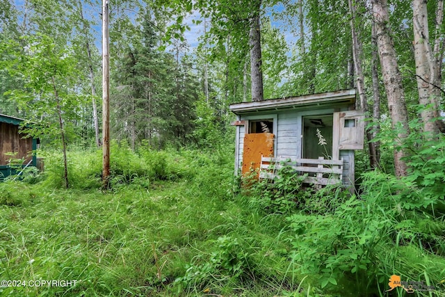 view of outbuilding