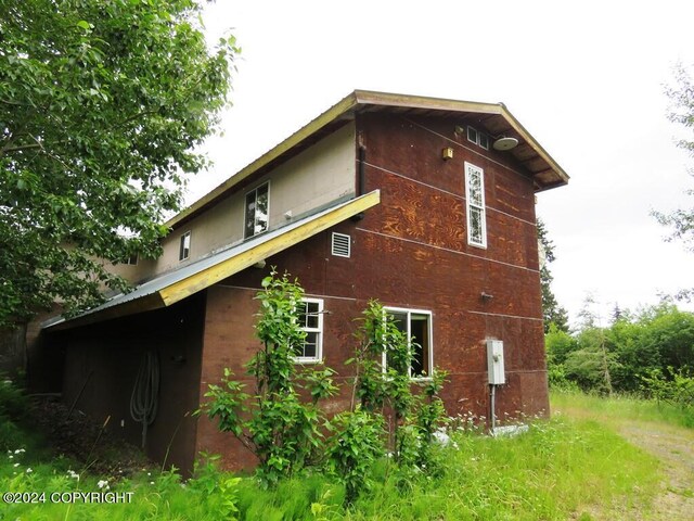 view of side of property