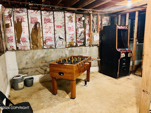 playroom with concrete flooring