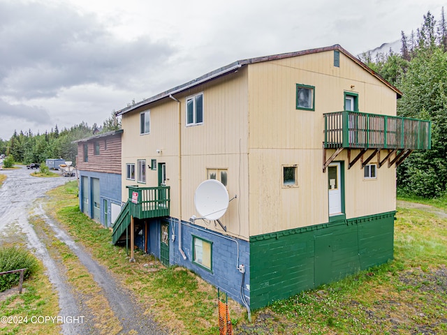 view of side of property