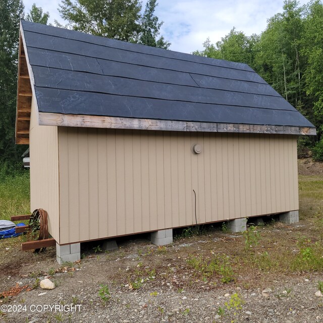 view of outbuilding