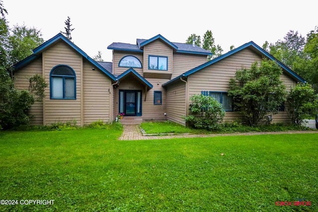 view of front of house featuring a front yard