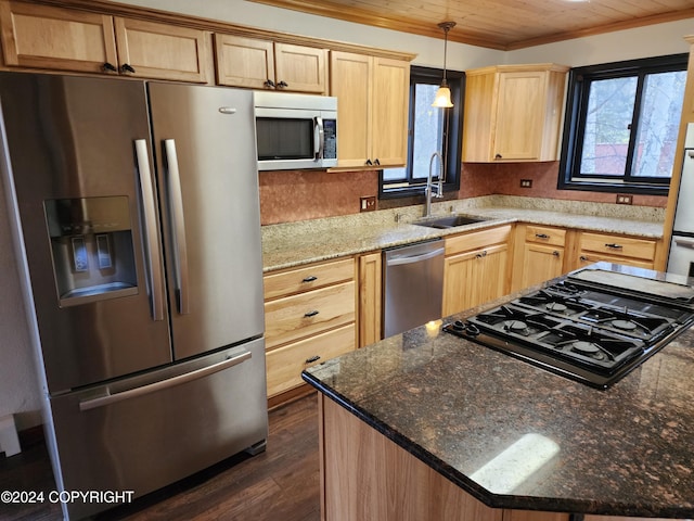 kitchen featuring sink, wooden ceiling, stainless steel appliances, dark hardwood / wood-style floors, and pendant lighting