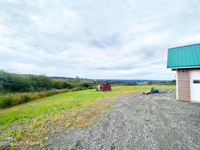 view of yard featuring a rural view