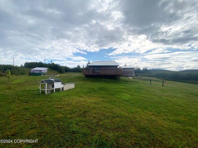 view of yard featuring a rural view