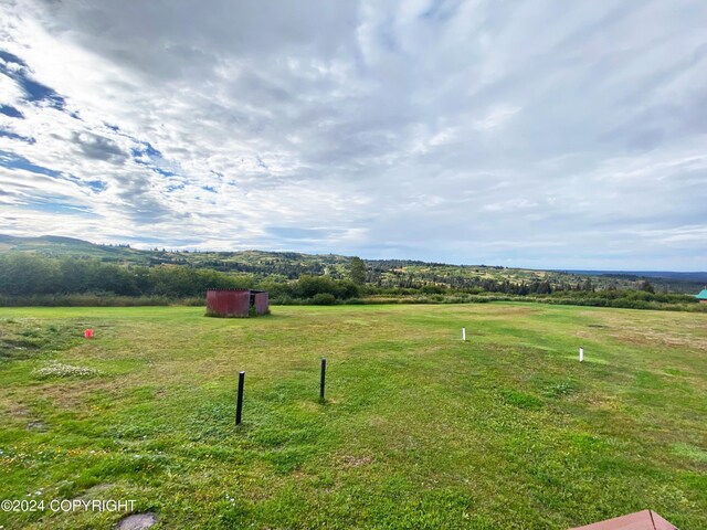 view of yard featuring a rural view