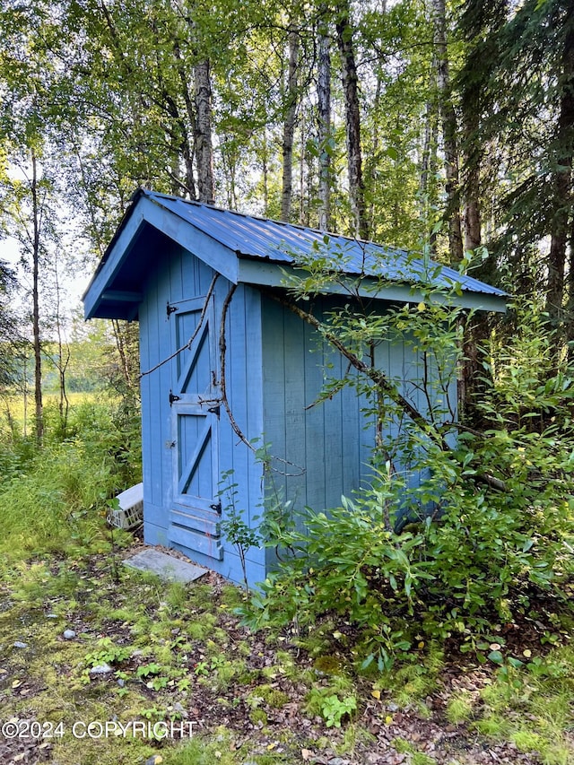 view of outdoor structure