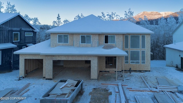 view of front facade featuring a mountain view