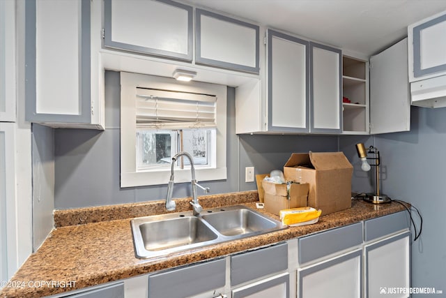 1324 Latouche St, Anchorage, AK 99501 - kitchen featuring a sink and open shelves