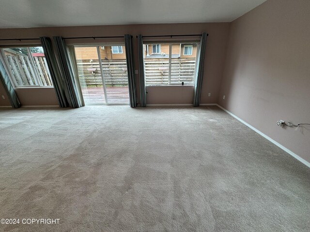 view of carpeted spare room