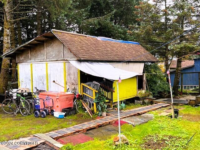 view of outbuilding